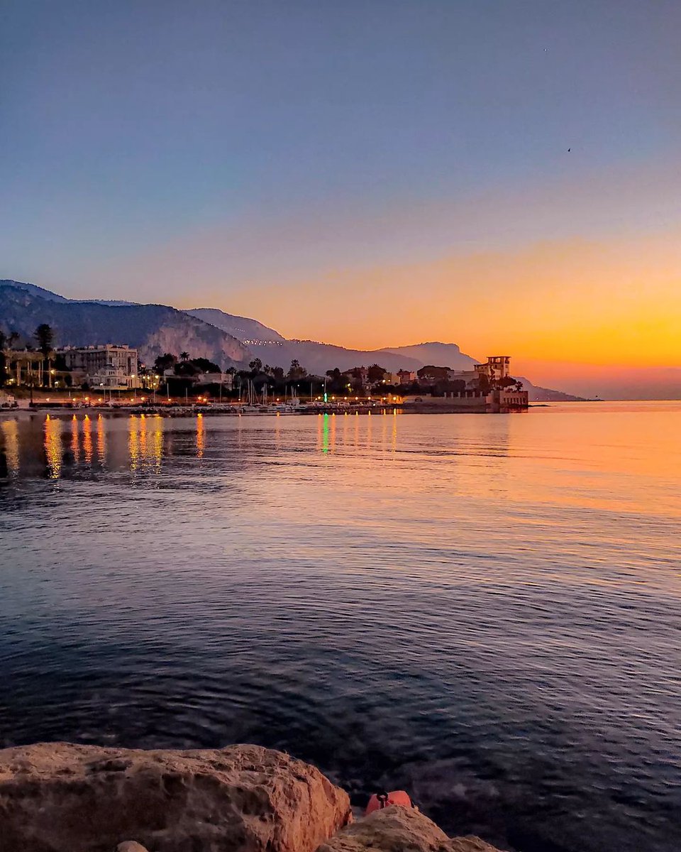 Bonjour à tous de #BeaulieuSurMer ! 😍

📸 annepstl (IG) #CotedAzurFrance #CotedAzur #Departement06 #sunrise #MagnifiqueFrance #JeudiPhoto @AlpesMaritimes @Beaulieu06310 @OTC_MRM #MentonRivieraMerveilles