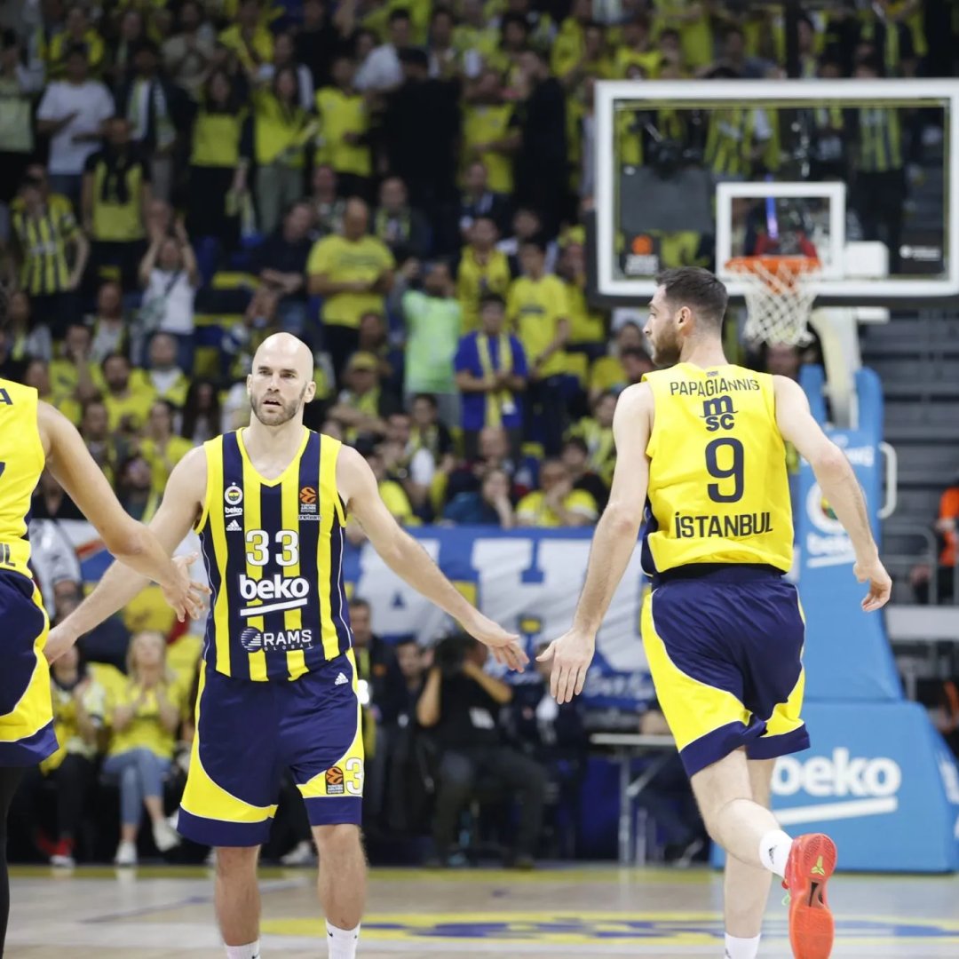 🔗Üye Ol: rebrand.ly/twitterkolik 🔥EuroLeague'de Fenerbahçe, sahasında Baskonia'yı 111-96 mağlup ederek kulüp tarihinde en fazla sayı atılan maç rekorunu kırdı. 🏀Basketbol maçlarına canlı bahis al, deneme bonusunu kaçırma! #denemebonusu