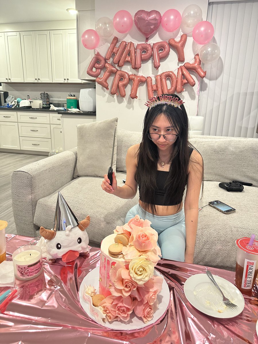 Happy birthday to my lil yandere GF 🥰🔪