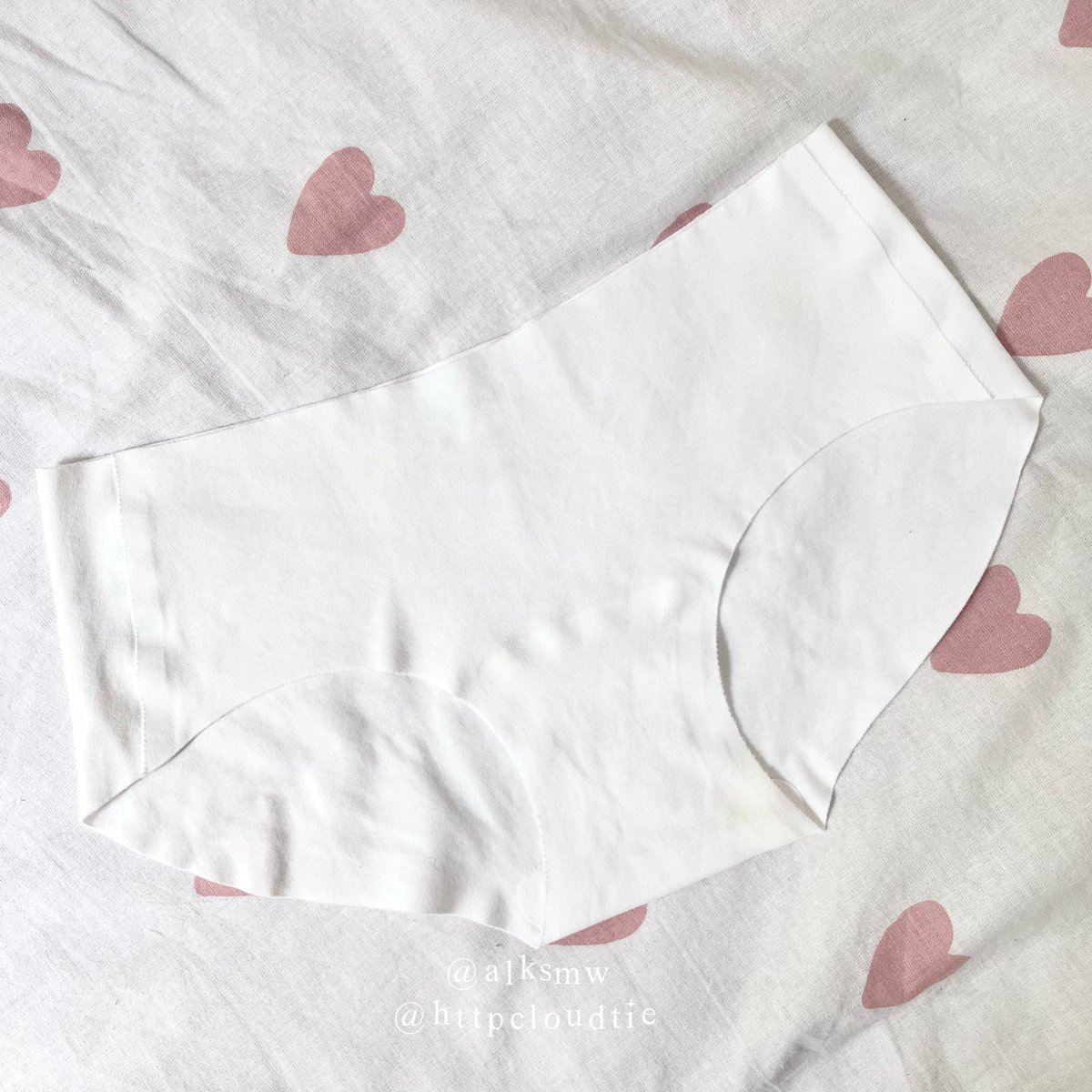 adulting is when you realize underwear itu mahal… apalagi kalo semakin bagus &amp; nyaman bahannya 🥹

btw gamau gatekeep aku nemuin brand underwear ternyaman &amp; termahal yg pernah aku punya 😀💗 tapi masih under 100k kok!