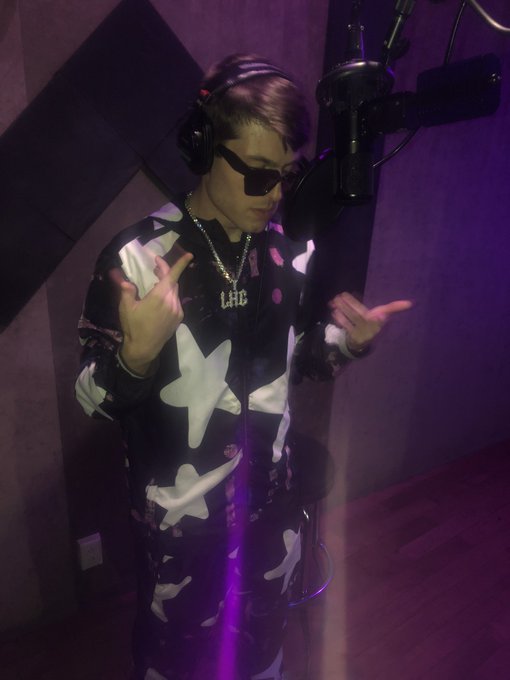 Dripnosis on my body but It&rsquo;s ONLY FOR THE FANS MUSIC VIDEO AND EP COMIN SOON   #GLITCHSQUAD  #rollbounce<a href="/tag/allday"class="tags"><span>#allday</span></a><a href="/tag/drippy"class="tags"><span>#drippy</span></a><a href="/tag/scenery"class="tags"><span>#scenery</span></a><a href="/tag/dayinthelife"class="tags"><span>#dayinthelife</span></a><a href="/tag/rollbounce"class="tags"><span>#rollbounce</span></a>