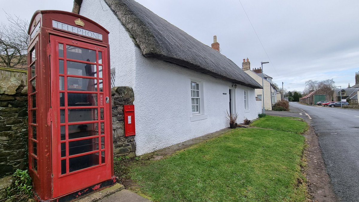 While 20thC rural postie Bob Steel delivered post (on foot, bike and horse) around Kirk Yetholm in Scotland, his wife earned a few extra pennies cleaning phoneboxes; including this one in Kirk Yetholm. Many posties also cleaned phoneboxes on their daily rounds. #PostboxSaturday