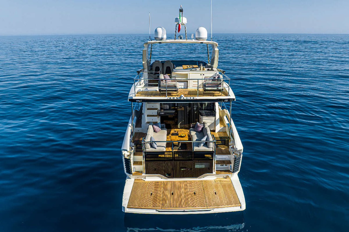 ApprovedBoats's tweet photo. Discover the Absolute Yachts 52 FLY, the direction of perfection. The Absolute 52 FLY is a ground-breaking example of marine architecture that offers Absolute’s trademark features. https://t.co/7se1lox0Bk #absoluteyachts #absolute52fly #approvedboats https://t.co/z6FVpgxXfZ