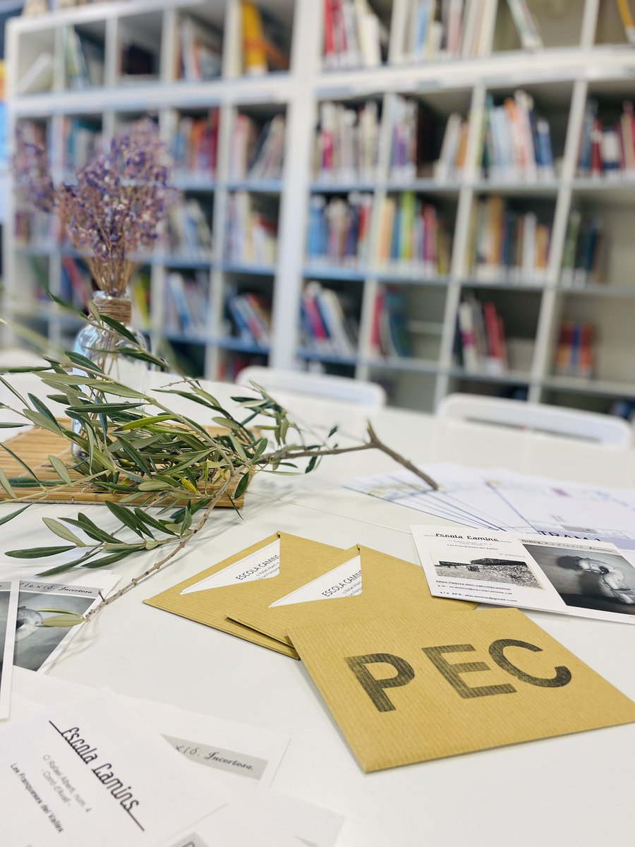 fragosusmarkus's tweet photo. Està passant! Avui @escolacamins com a centre formador de metodologies actives. Evolució, walkscape, entorns d’aprenentatge, metodologia, llenguatges artístics… Benvingudes i benvinguts a la nostra escola #somprojecte #somCamins https://t.co/6JfgIyl47F