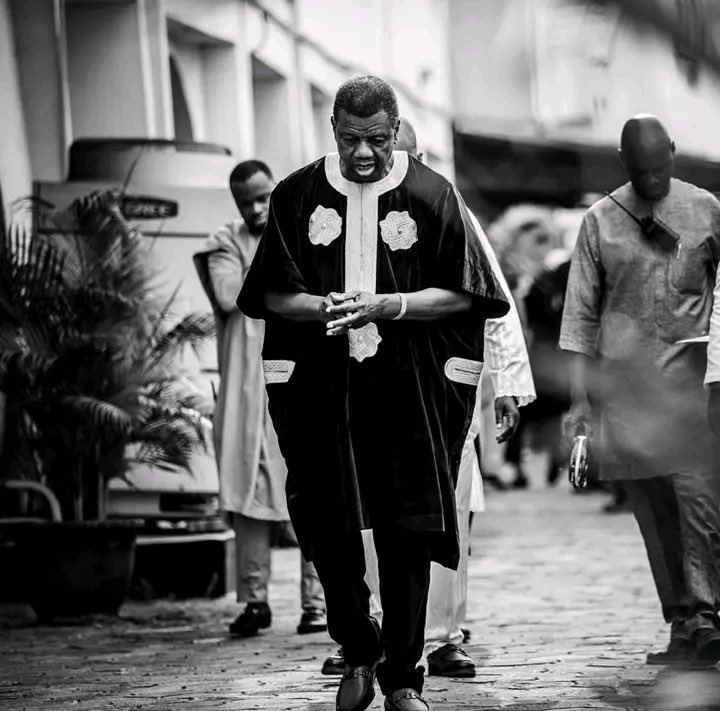 tomidearoso's tweet photo. Happy birthday, Daddy. May the Lord continue to bless, strengthen and empower you to fulfil His mandate on earth.

We are proud of you, Daddy G.O. https://t.co/F9lq0TJiar