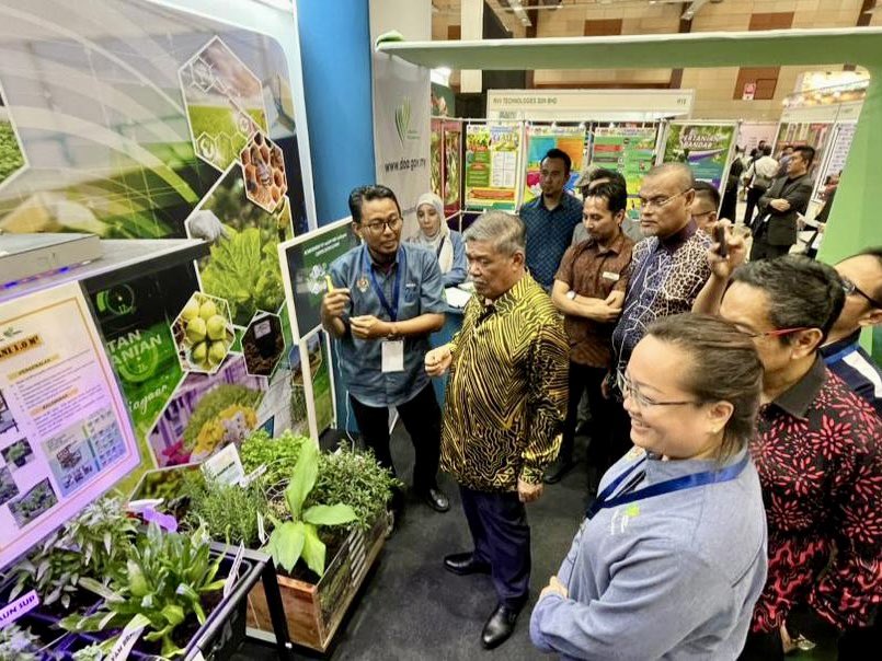 Ekspo PAKAR Pertanian 2024 sebagai Platform Inovasi dan Kemampanan dalam Pertanian Global

“Pengusaha pertanian perlu mengambil peluang melalui penganjuran program ini untuk berganding bahu menstabilkan sekuriti makanan negara”

Artikel penuh : facebook.com/share/p/EcS6NL…

#myDOA