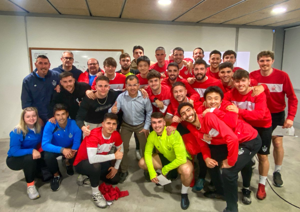 🗣️ 2ª sesión de cohesión con el <a href="/cfmartorell/">CF Martorell</a> 

🧠 Agradecer a Javier Gómez su confianza en mi trabajo. 

🤗 Destacar la implicación de todos los jugadores.

Desearles suerte en este tramo de temporada  😉⚽️🔴

setudecide.com/2024/03/02/dar…