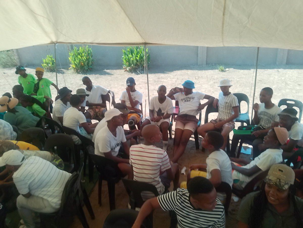 The community is currently discussing issues and possibly solutions to existing problems... a journey to a dope Hackathon, curated by the community. Water is a trending topic. #VLLOpenDay <a href="/VuligqondoLab/">Vuligqondo Living Lab</a>