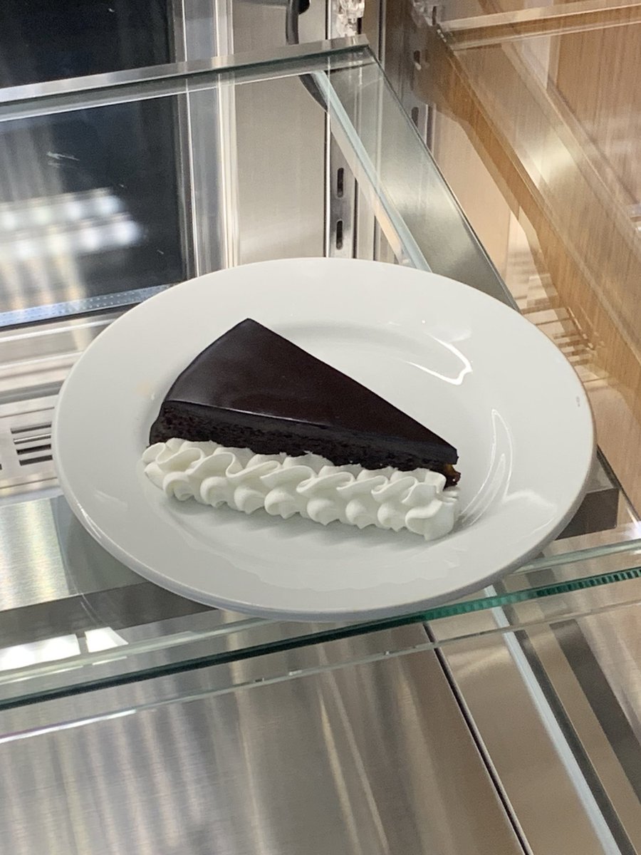 올레무스 2호점 카페 마
연희동 갈 때마다 가기로 결심하다
모든 시즌 디저트를 놓치고 싶지 않음
피스타치오 아이스크림 정말 맛있었어..