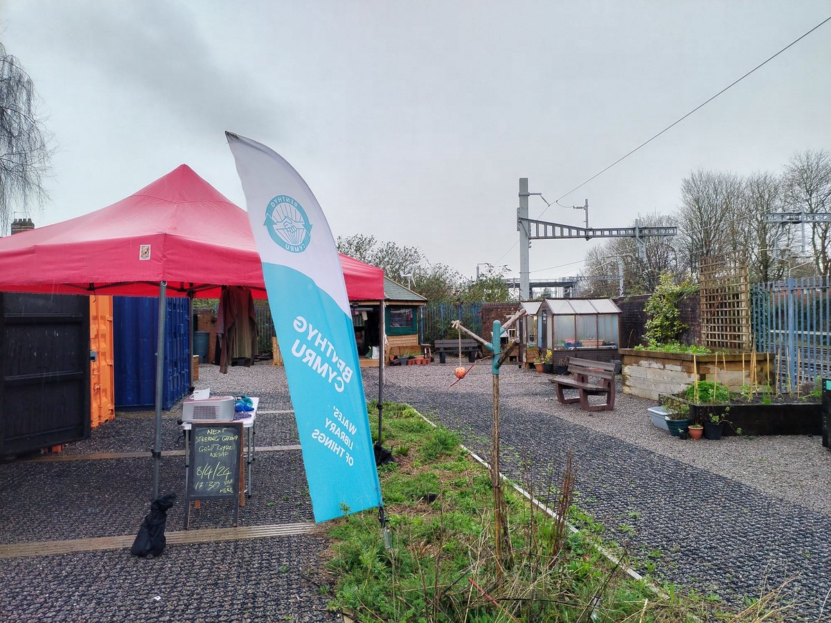 Dreary but productive day at <a href="/railwaygardens/">Railway Gardens</a> 

First time borrower from Splott collected a wallpaper stripper

A Penylan member returned a jet-washer &amp; #StDavidsDay costume

A Splott resident joined the <a href="/Benthyg/">Benthyg Cymru</a> family 

We moved on a few items we no longer need to new homes