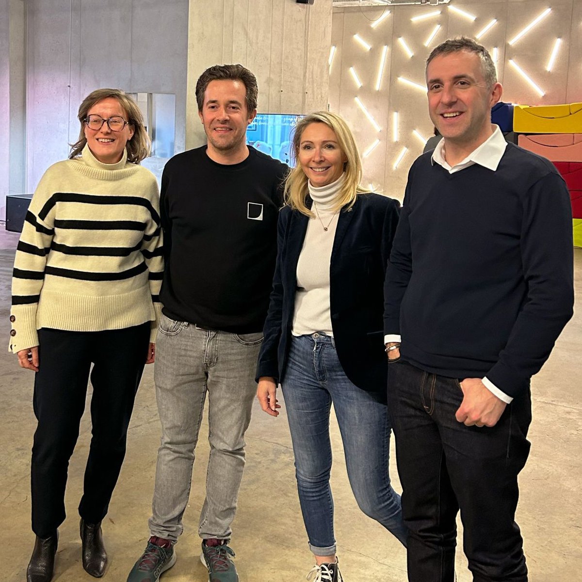 Première fois au meetup Comptoir IA et c'était juste... ESSENTIEL ! 🔥

J'ai assisté cette semaine à la 13ème édition du Comptoir IA, et quelle belle réussite !

En résumé : une communauté enthousiaste, des intervenants au niveau et des innovations bluffantes qui vont bouleverser