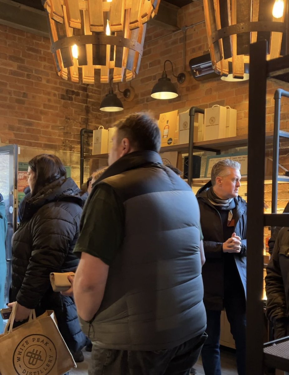 Lovely buzz in the shop today for the Distillery release of Wire Works Up’ards and Down’ards. A side-by-side bottling of identical casks filled the same month in 2019, but matured apart in upper and lower dunnage’s. A dive into place 🥃