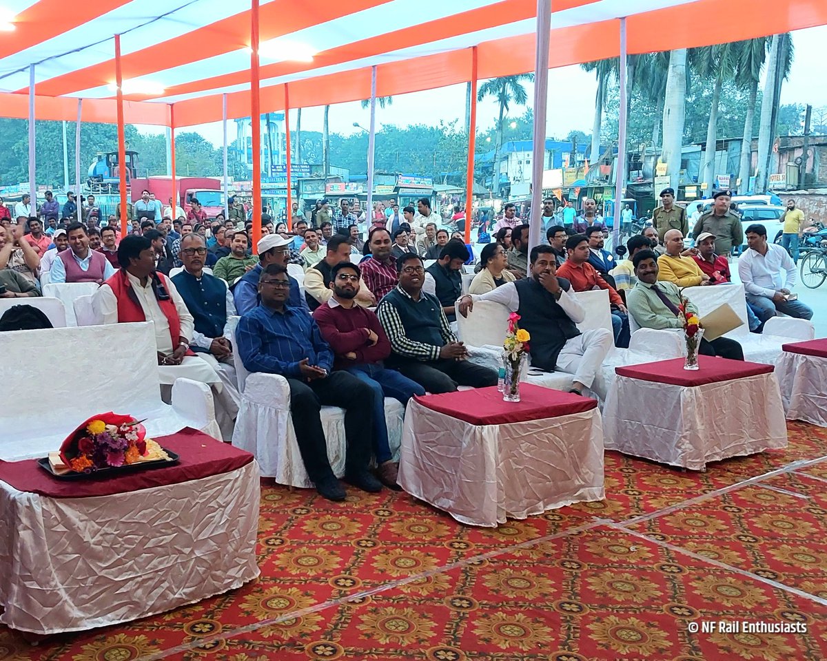 A Program was held at #SiliguriJunction with Respected MLA/Siliguri @ShankarGhoshBJP Sir & Other Respected Dignitaries of KIR Divn, @RailNf.

#NFRailEnthusiasts
(3/3)