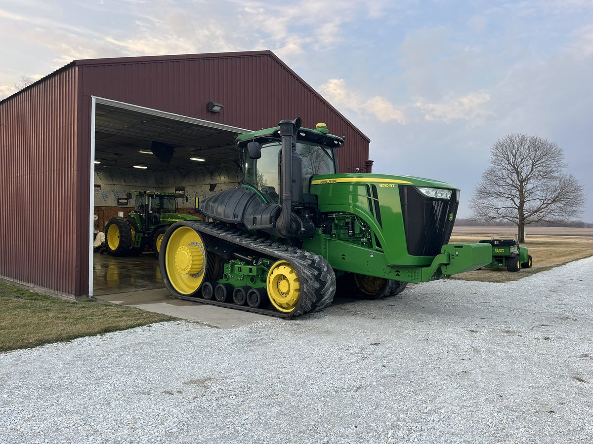 lawrence_farms's tweet photo. Well after trying to calibrate turbo actuator it’s determined it needs a new turbo. Also oil in coolant. So kit for two head bolts on order. Please tell me I’m not only one that feels like it’s always something 😂. https://t.co/3i9FAOPipK
