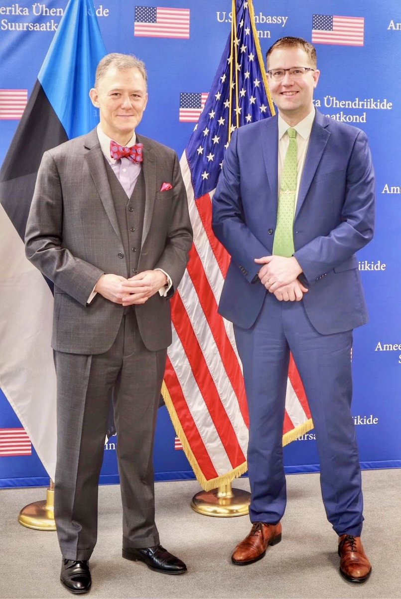 Aitäh/Thank you Marvin Haiman, Chief of Staff for the Washington, DC Metro Police, for visiting 🇪🇪 this week, giving lectures at the Police Academy, & conducting comparative analysis of police education systems.  Great 🇺🇸🇪🇪 law enforcement exchange. #USinEst