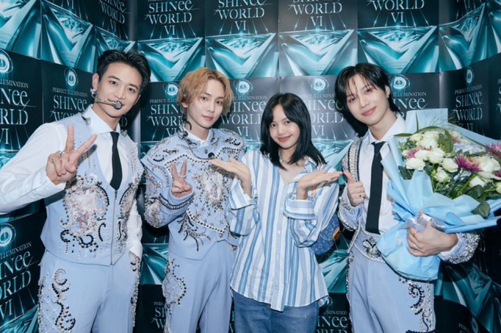 BLACKPINK's Lisa with SHINee at the group's concert in Singapore.