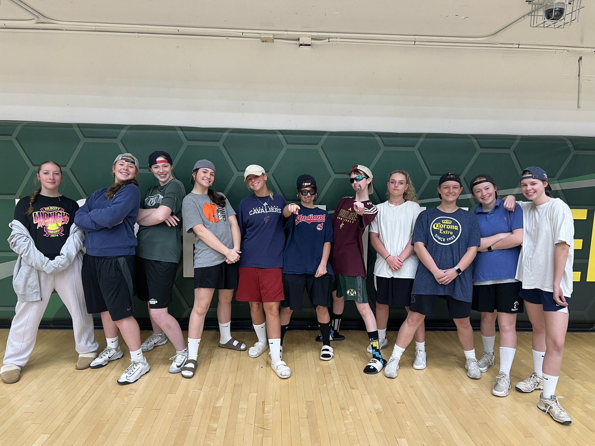 Spirit day Saturday! Can you guess the theme? I’ll give you a hint: happy gilmore. 🤣🥎