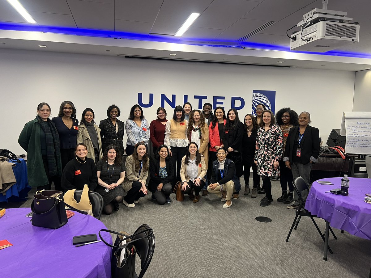 Honored women in Tech Ops to kick off #WomenHistoryMonth with a behind-the-scenes tour. NY leaders from 92NY Women In Power explored key challenges and successes in an interactive discussion. 👩🏾‍✈️👩🏼‍🔧🦸🏻‍♀️🧕@csarkari 👷🏽‍♀️@Jordan_Bykowsky @MikeHannaUAL #uIMPACT @united