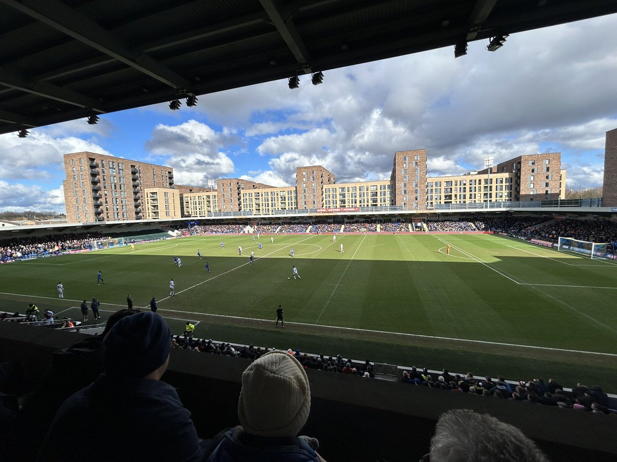 Brilliant over the tannoy! “Today’s match attendance is 8,182, including … 7,542 home fans.” Legendary behaviour. #afcwimbledon