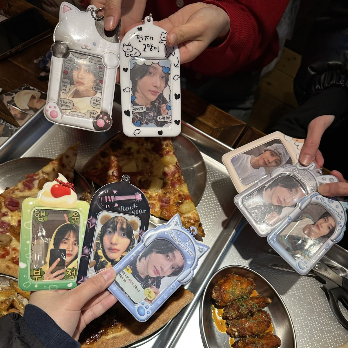 buheejjudang's tweet photo. 🩵원빈아 생일축하해🧡

#HAPPYWONBINDAY

 도파빈즈 첫 회동⭐️

#WONBillionStarsAligned 
#3월의별_원빈아_오래보자 
#잇츠_원빈타임 https://t.co/Ax29q3uSw3