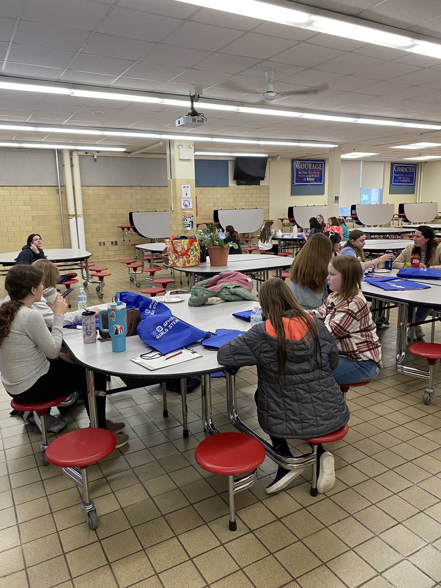 Great start to the day <a href="/GlensFallsCSD/">Glens Falls CSD</a> #GirlsSTEMDay