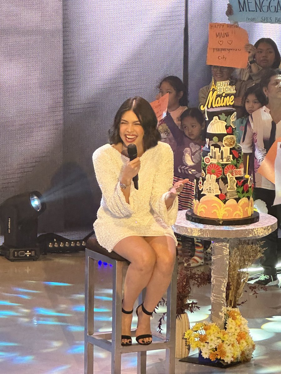 Happy gurl…..happy birthday!!

<a href="/mainedcm/">Maine Mendoza</a> 
#MaineAt29
