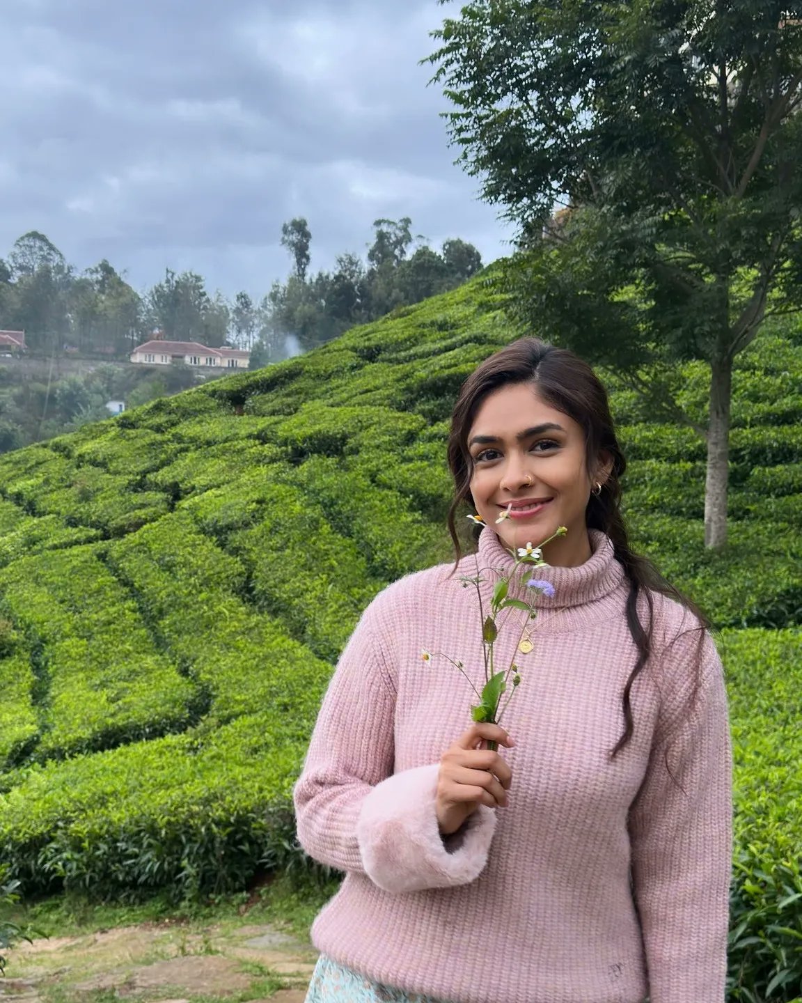 GHqEbAJb0AAgmm8?format=jpg&name=large