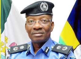 IamThatNaijaGuy's tweet photo. Glorious Babatunde &amp; Shola Akano, were both detectives of the Kwara State Police Command.

In one of their work, they bursted a car theft network in Dec 2018.

Shortly after, they were dismissed.

You know who was Kwara State CP then? Yes, your current IGP, Kayode Egbetokun https://t.co/Oyd2NJ17Ee