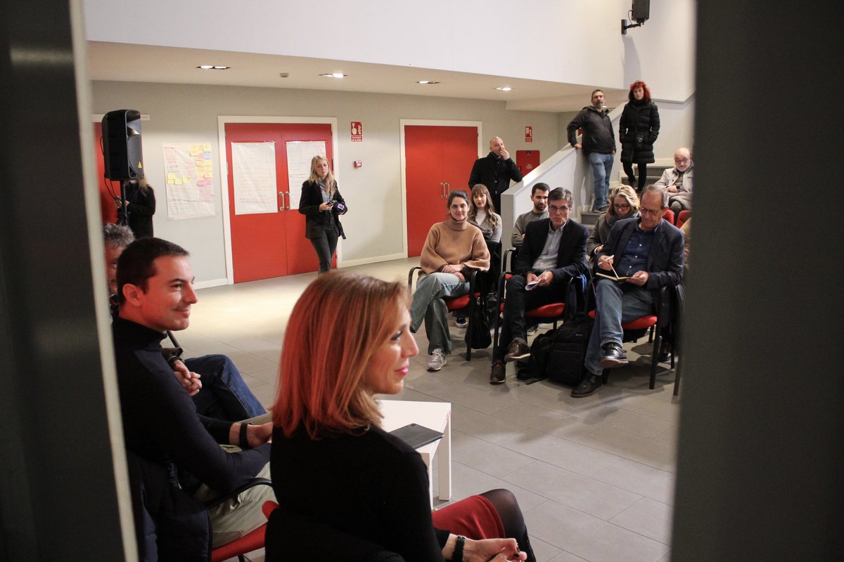 psoe_m's tweet photo. ¿Está Madrid preparada para afrontar la #TransformaciónDigital a la que nos estamos enfrentando?

Hablamos del presente y del futuro #Digital en nuestra 1ª Jornada de Transformación Digital.

🗣️Inauguran @juanlobato_es, @CandeTesta y @jmoisesmartin Director de @CDTI_innovacion. https://t.co/89cZlytOIm