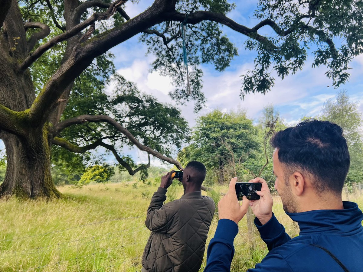 Thanks to the #GlasgowWellbeingFund our Wellbeing Of the Woods photo project will give an additional 50 people with refugee backgrounds creative nature-based sessions in 2024. Our WoW Walks are both restorative & rejuvenating, offering warm welcomes, skills share & connections.