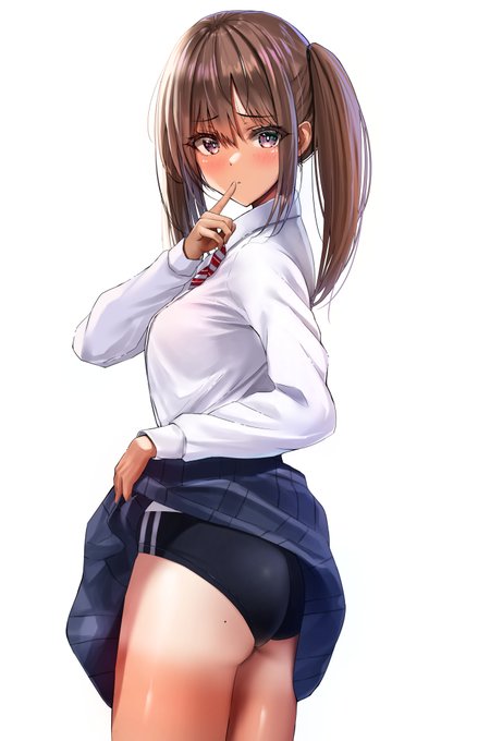 こっそりと日焼け跡見せてくれちゃった🫣 