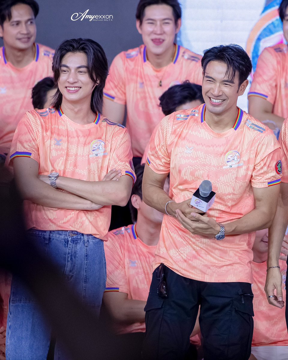 AmyExxon's tweet photo. เชียร์ทีมไหน ไม่ต้องสืบ ✌🏻🩷 #great_rider10 #great_warintorn #teamgreat #mygfc #gulfkanawut #กลัฟคณาวุฒิ @Great_rider10 @gulfkanawut https://t.co/qXJvQ7lRh6