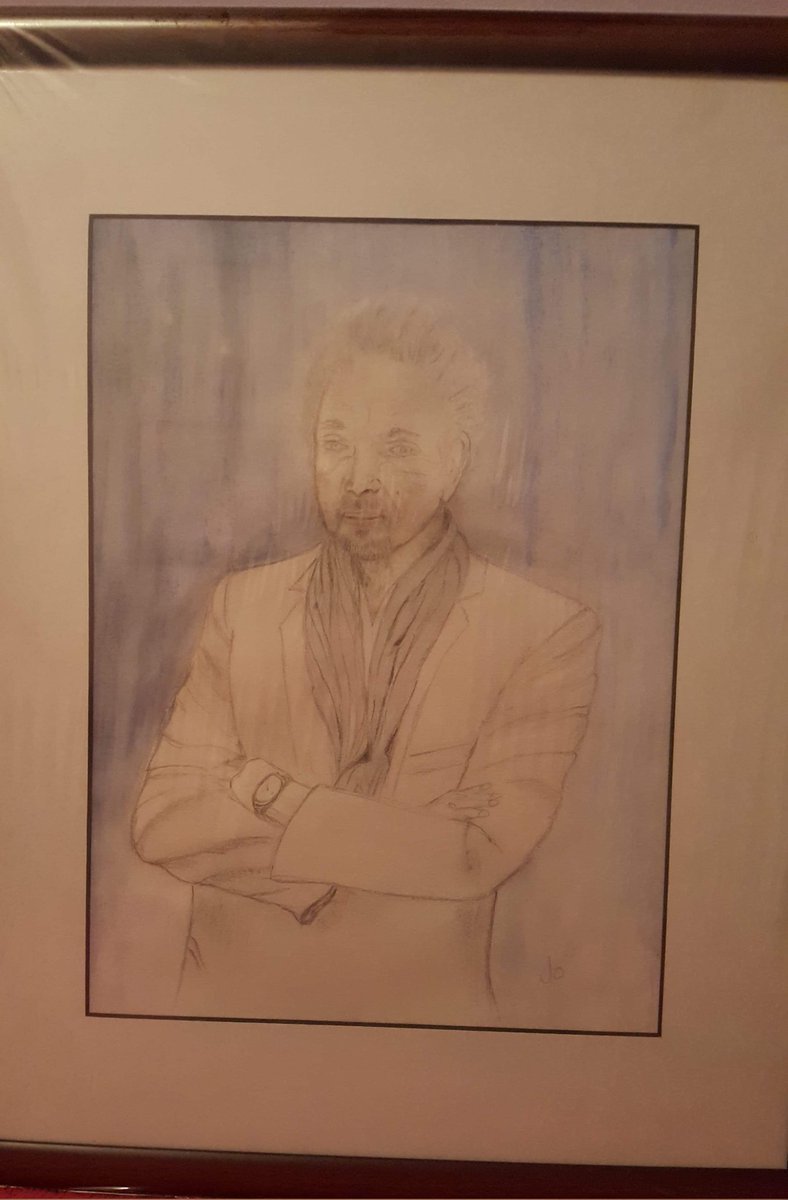 Hayley_Harbotle's tweet photo. @RealSirTomJones Hello Tom. My Nana Susan and Grandad Bob (Robert) sadly passed away during Covid. I'm still heart broken but I'd love to share this picture of you, which my Nana Susan's sister Joan drawn for her and has now been given to me as she knows I love you! 🙂❤ https://t.co/d8EfDcbuUz