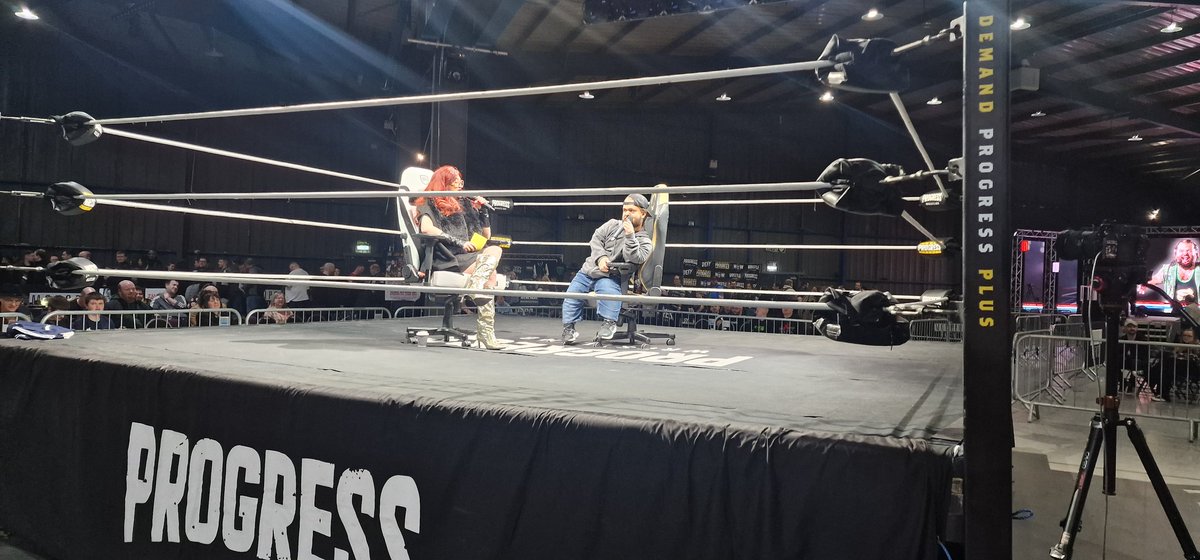 ftlowrestling's tweet image. It has definitely been a very interesting Q&amp;amp;A from @DylanPostl 😅

#Swoggle #Horswoggle #WWE #wrestling #WrestlingCommunity #ComicCon #Manchester #FTLOW