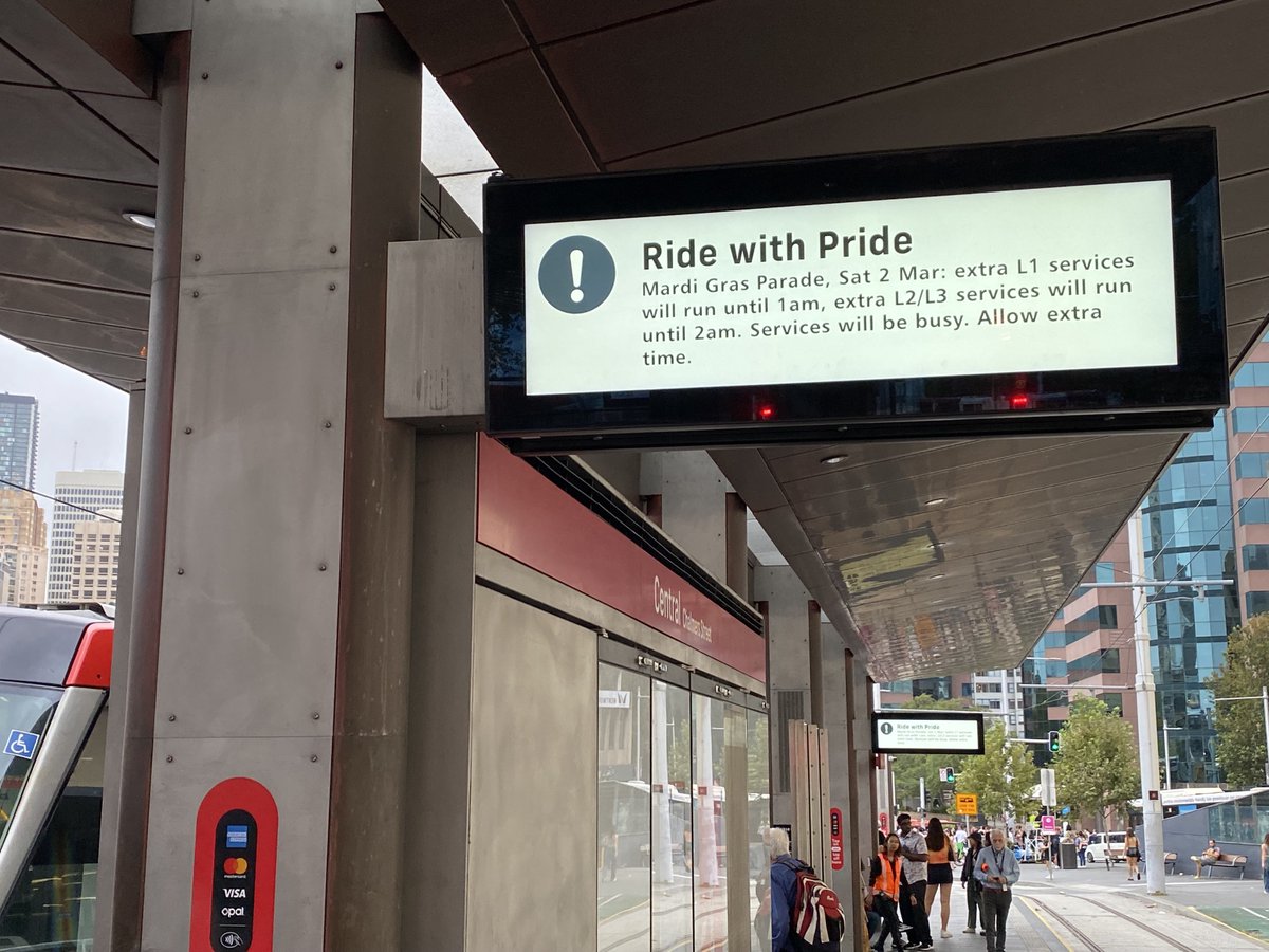 .@SYDNEYMARDIGRAS: Roads btn Hyde Park &amp; Moore Park remain closed as the Mardi Gras Parade continues. Roads should be open by 3am. Special event clearways in place until 2am. Take public transport if you're still making your way there &amp; follow directions. There are large crowds.