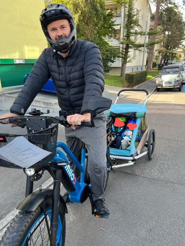 English / French version below:

Bitte euch sehr um eure Mithilfe: Wie einige von euch mitbekommen haben, wurde mein E-Bike aus dem Keller (in Allschwil, Baselland, Schweiz) gestohlen. Ich habe es für meinen Arbeitsweg und Ausflüge gekauft und hätte es gerne zurück. Wer den