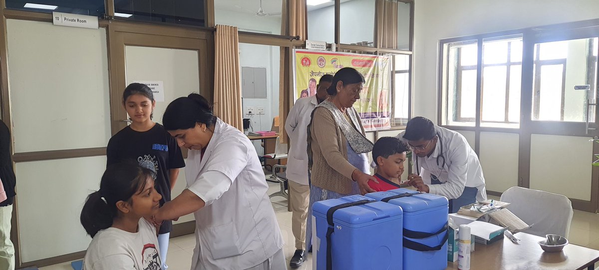 Today @iiserbhopal health centre, with support from CMCH and MP Govt., organized  Japanese encephalitis vaccination camp 42 beneficiaries aged between 1 to 15 years received their vaccinations, ensuring a healthier future for our community #VaccinationDrive #JEvaccine #IISERB
