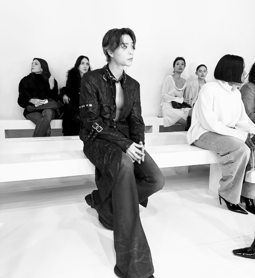 JOHNNYSUH_ID's tweet photo. 240302 johnnyjsuh Instagram
“paris log @acnestudios”
https://t.co/X10M0fAZNY
#ACNESTUDIOSxJOHNNYSUH #AcneStudiosFW24 #JOHNNY #johnstagram https://t.co/roveJSfJDJ