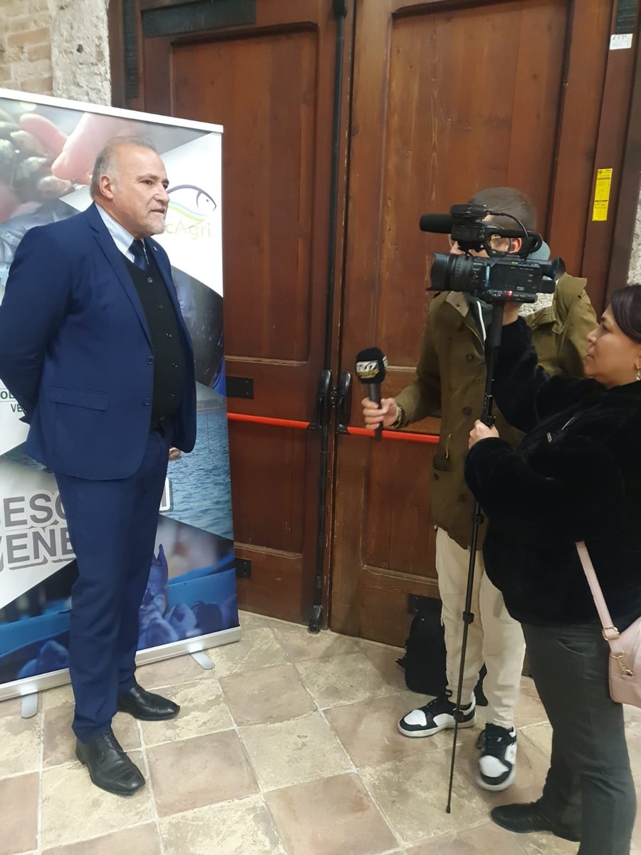 MarcoADoria1's tweet image. E’ un mondo al contrario e io non mi ci ritrovo piu’. Con la terra attraversata da molta gente di malaffare, vedo i delinquenti vantarsi e gli innocenti tremare.
#marcodoria