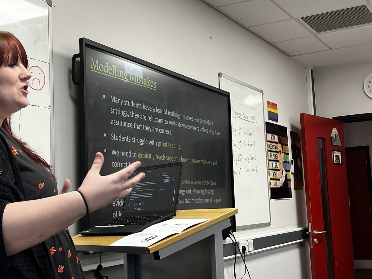 A full house for <a href="/MissKAllen89/">Kate Allen</a> at <a href="/researchEDWarr/">researchED Warrington</a>. A brilliantly forensic look at spontaneous and procedural live modelling in the classroom. Great stuff. #researchEDWarr2024