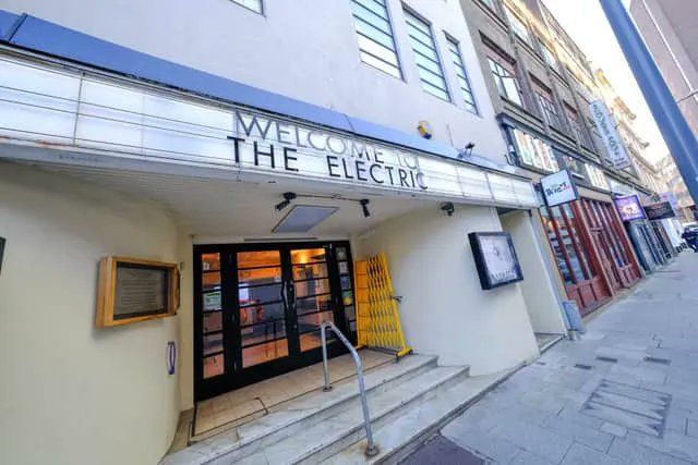 I could not start this weekend's posting without mentioning the closure of #TheElectricCinema It is one of Birmingham's most beloved landmarks and its closure on Thursday was devastating for the cultural community ^VP