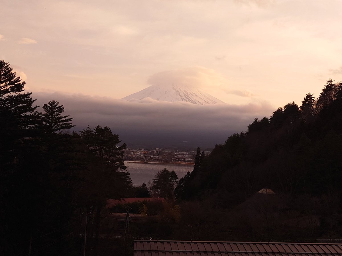 taigasLuna's tweet photo. Mt. Fuji 🗻 https://t.co/m5m2pEtqP7