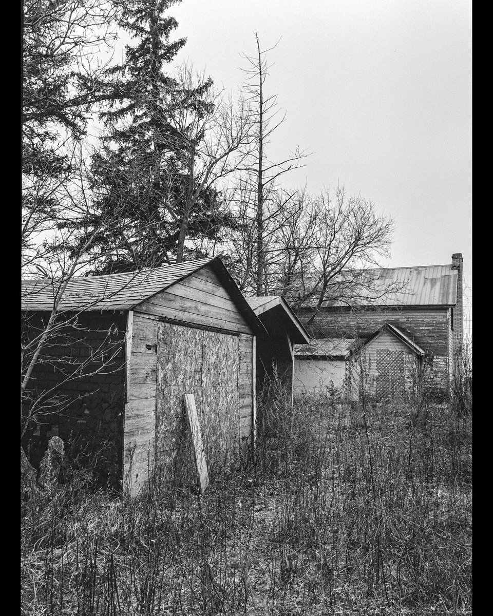 It's Never The Last 

Pentax 645 w/ Pentax A 45-85mm f/4.5 lens 📸

Kodak Tri-X - 120 film 🎞

#blackandwhite #filmphotography #LensCulture #blackandwhitephotography #120film #blackandwhitefilm #abandoned #urbanphotography #abandonedplaces #photography #tone #analoguephotography