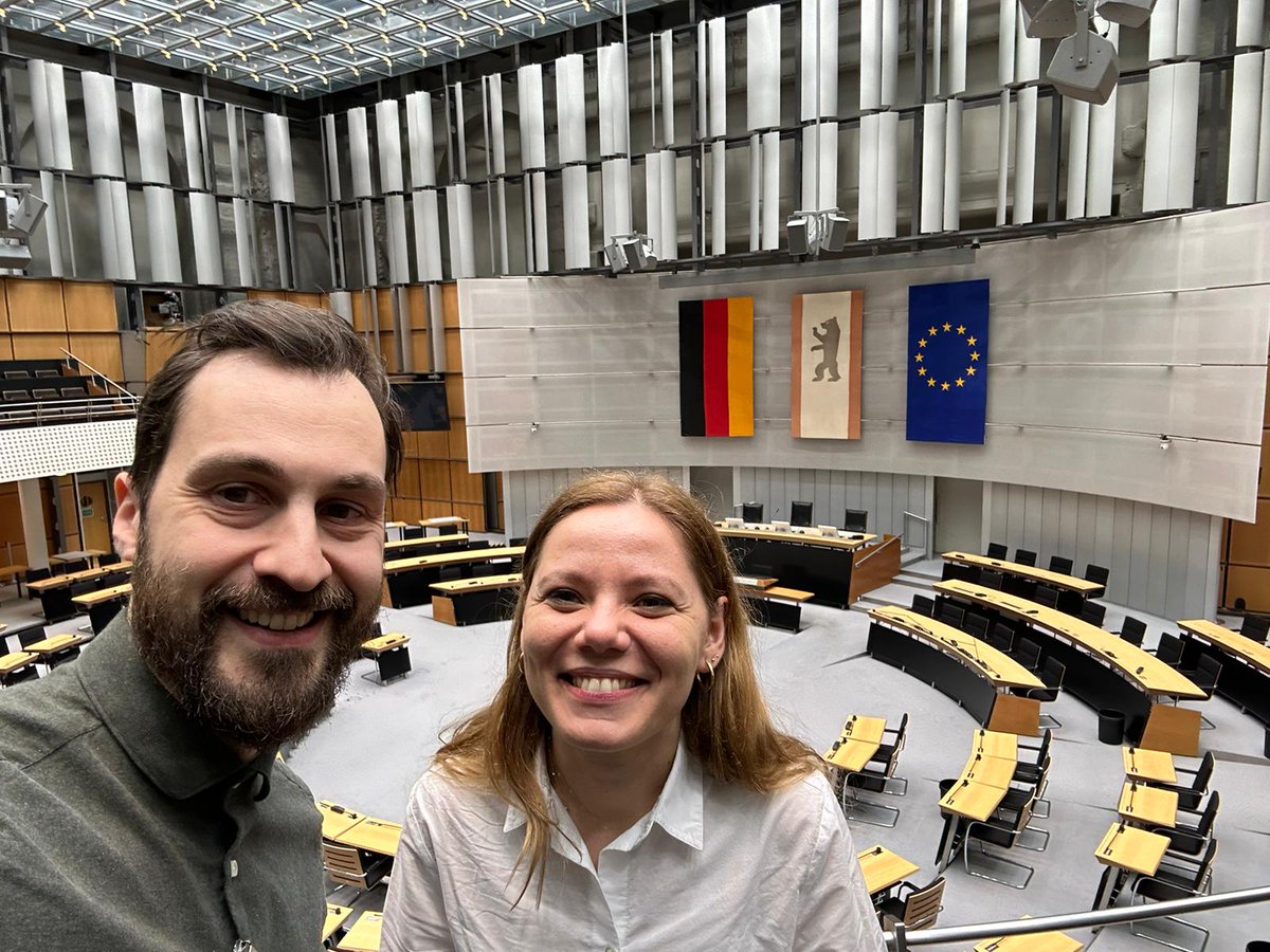Pirmin Bundi (@pirminbundi) on Twitter photo Gestern durften wir unser neuestes #AttFed-Projekt in der Themengruppe „#Föderalismus“ der <a href="/dvpw/">DVPW</a> in Berlin vorstellen. Auch ein Besuch im Abgeordnetenhaus stand auf dem Programm! Vielen Dank an das Team der <a href="/FU_Berlin/">Freie Universität</a> <a href="/JoSchnabel38/">Johanna Schnabel</a> für die Gastfreundschaft! Gestern durften wir unser neuestes #AttFed-Projekt in der Themengruppe „#Föderalismus“ der <a href="/dvpw/">DVPW</a> in Berlin vorstellen. Auch ein Besuch im Abgeordnetenhaus stand auf dem Programm! Vielen Dank an das Team der <a href="/FU_Berlin/">Freie Universität</a> <a href="/JoSchnabel38/">Johanna Schnabel</a> für die Gastfreundschaft!