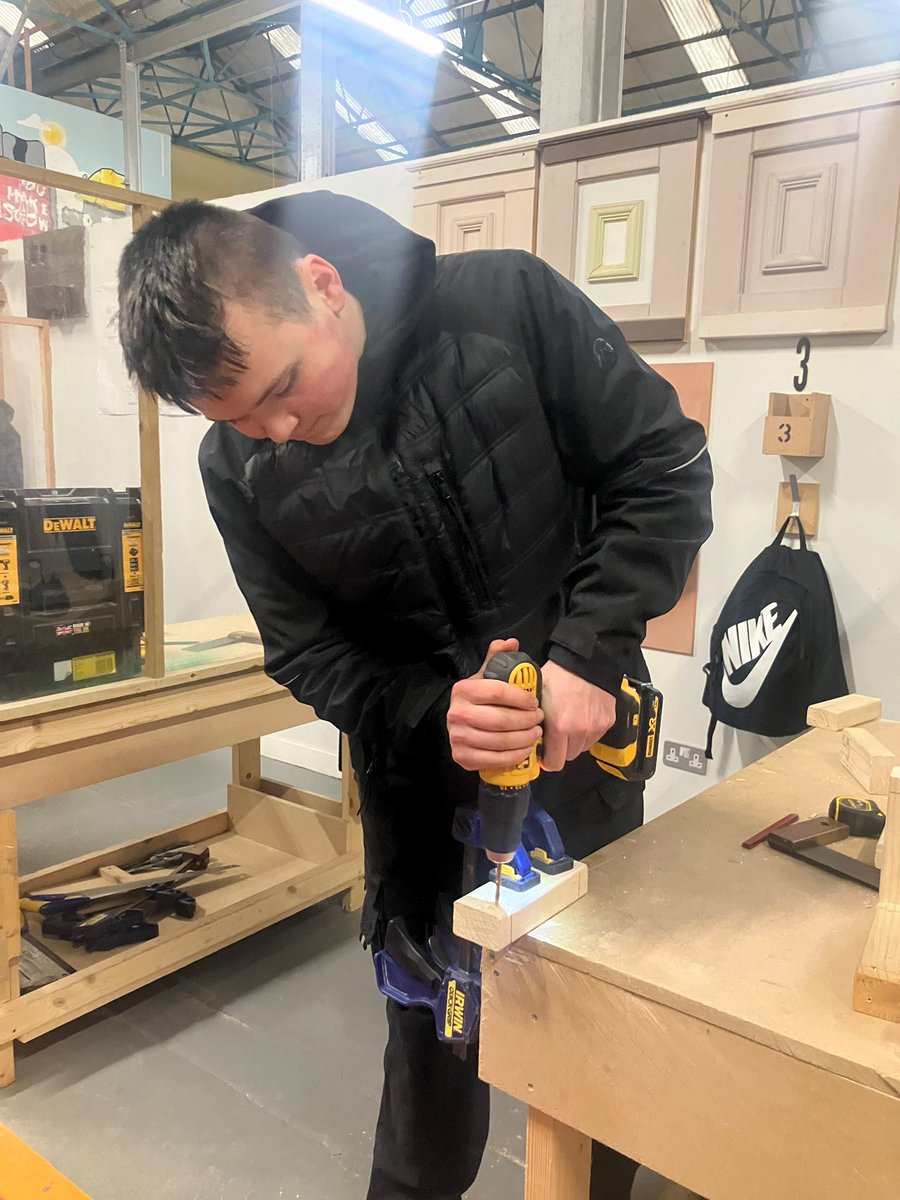 PathwaysNLC's tweet image. Our budding Joiners learning the basics such as measuring, cutting and joining. Watch this space to see their creations 😉
#learningatitsbest @FirstStepsFT @DYWLED @DYWScot @NLC_Apprentices