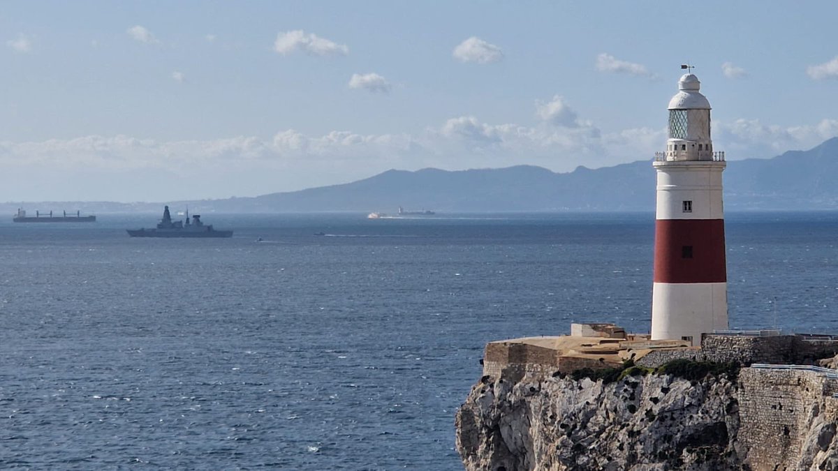 HMS Diamond has left Gibraltar, having refuelled, restocked & rearmed Commander British Forces & Chief Minister both said the ship's presence had shown how important Gibraltar can be @hmsdiamond returns to the Middle East to help secure commercial shipping in the Red Sea