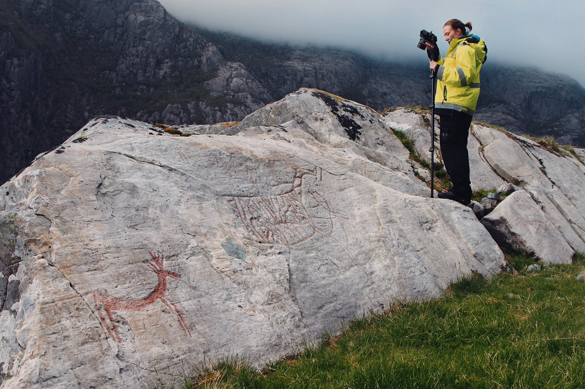 BradshawFND's tweet photo. Research documentation at one of the most photographed #Vingen rock art panels, where the #Hornelen cliff looms over the #landscape, a pristine natural setting almost unchanged since the #art was made many thousands of years ago. https://t.co/xwjFDhwVtD https://t.co/DhY2q1yenm