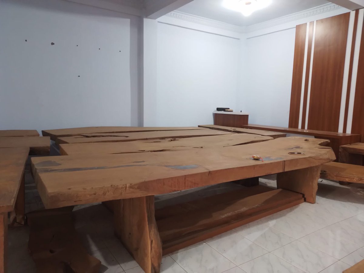 arekngampel's tweet photo. Intip koleksi live edge kami secara artistik di pinterest #cryptocurrecy #shibarmy #pinterest #mejajati #mejakayujati #liveedgetable #antiquetable #naturaltable #furniture 

klik di sini
 https://t.co/FXtsKSz2eI https://t.co/M5FCc5xk7Q