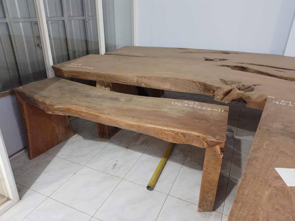 arekngampel's tweet photo. Intip koleksi live edge kami secara artistik di pinterest #cryptocurrecy #shibarmy #pinterest #mejajati #mejakayujati #liveedgetable #antiquetable #naturaltable #furniture 

klik di sini
 https://t.co/FXtsKSz2eI https://t.co/M5FCc5xk7Q