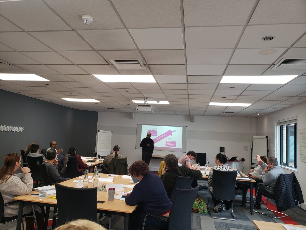 Great to be back at Warwick University with the <a href="/LGA_Independent/">LGA Independent Group</a> Next Generation group. Leadership thoughts with <a href="/DavidWeaver01/">David Weaver</a> <a href="/LGAcomms/">Local Government Association (LGA)</a>